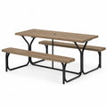 Ensemble table de pique-nique extérieure rectangulaire 183 cm x 150 cm x 74 cm en HDPE aspect bois brun avec structure en acier noir et 2 bancs intégrés